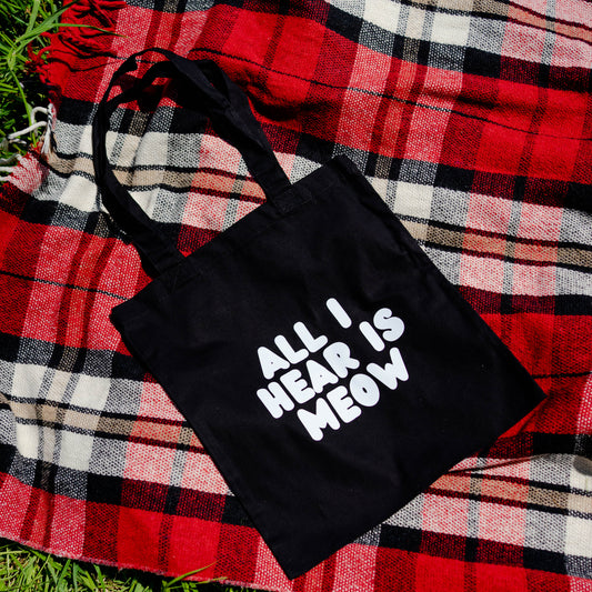 Totebag met de tekst “All I Hear Is Meow” – perfect voor kattenfans